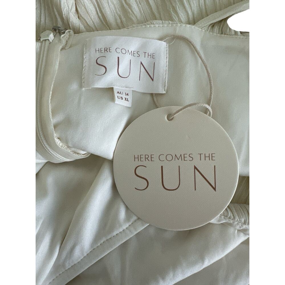Sun white cut-out maxi dress with gold-tone hardware details on the straps - Picture 8 of 11